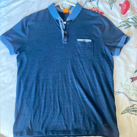 Hugo Boss size large for men - Picture 2 of 5